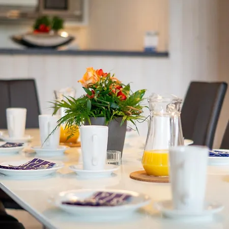 Scandinavian House For 10 *