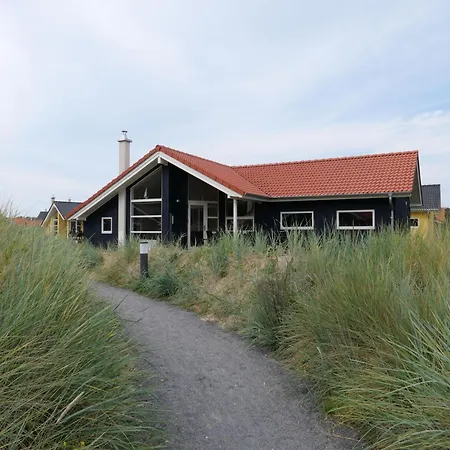 Scandinavian House For 10